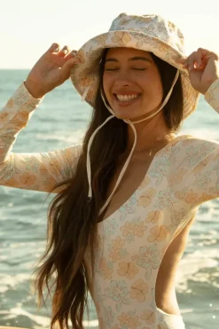 Clearance Bahama Mama Bucket Hat Accessories